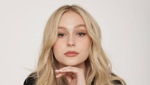Alyvia Alyn Lind