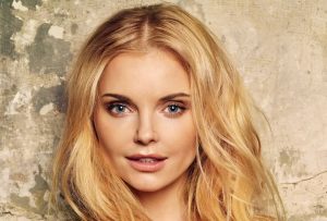 Izabella Miko
