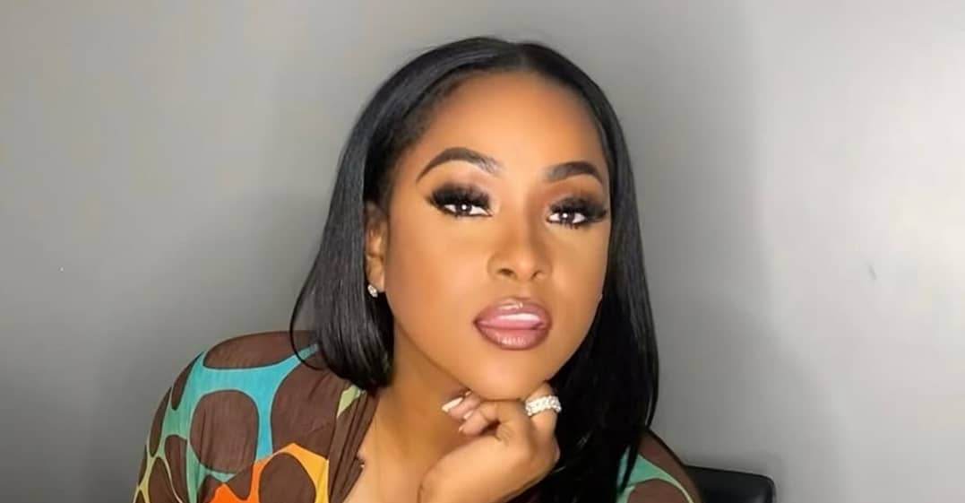 Yanique 'Curvy Diva' Barrett
